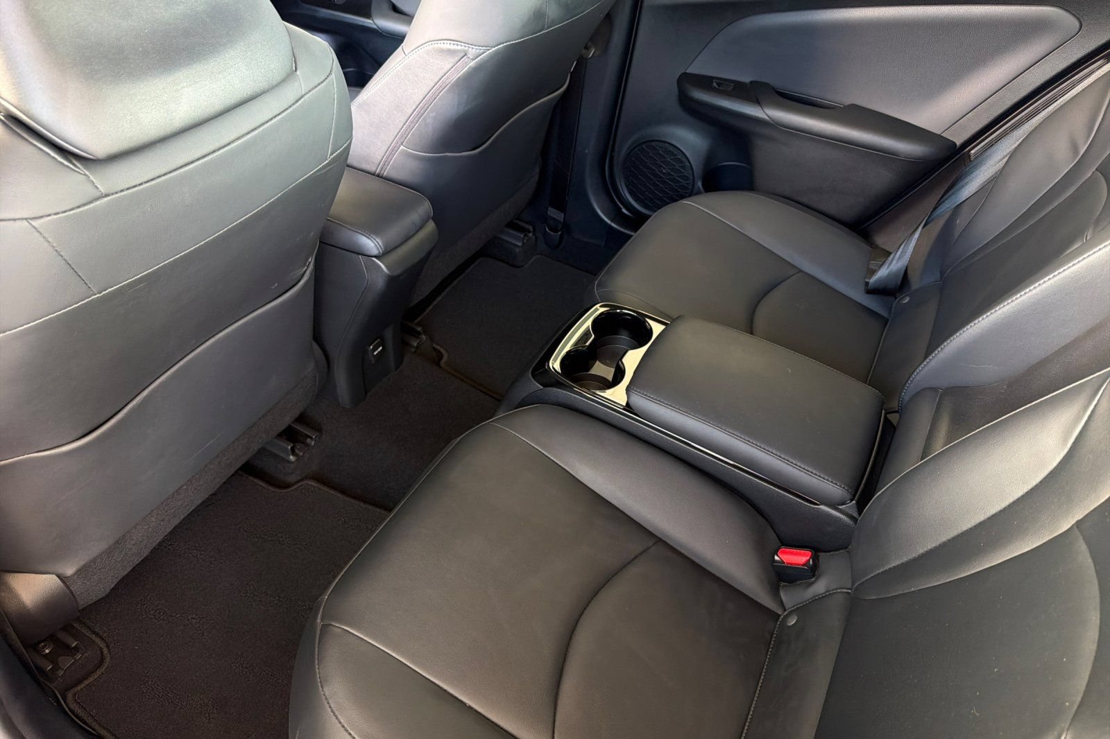 Used 2019 Toyota Prius Prime Advanced w/ Carpet Mat Package FWD image 13