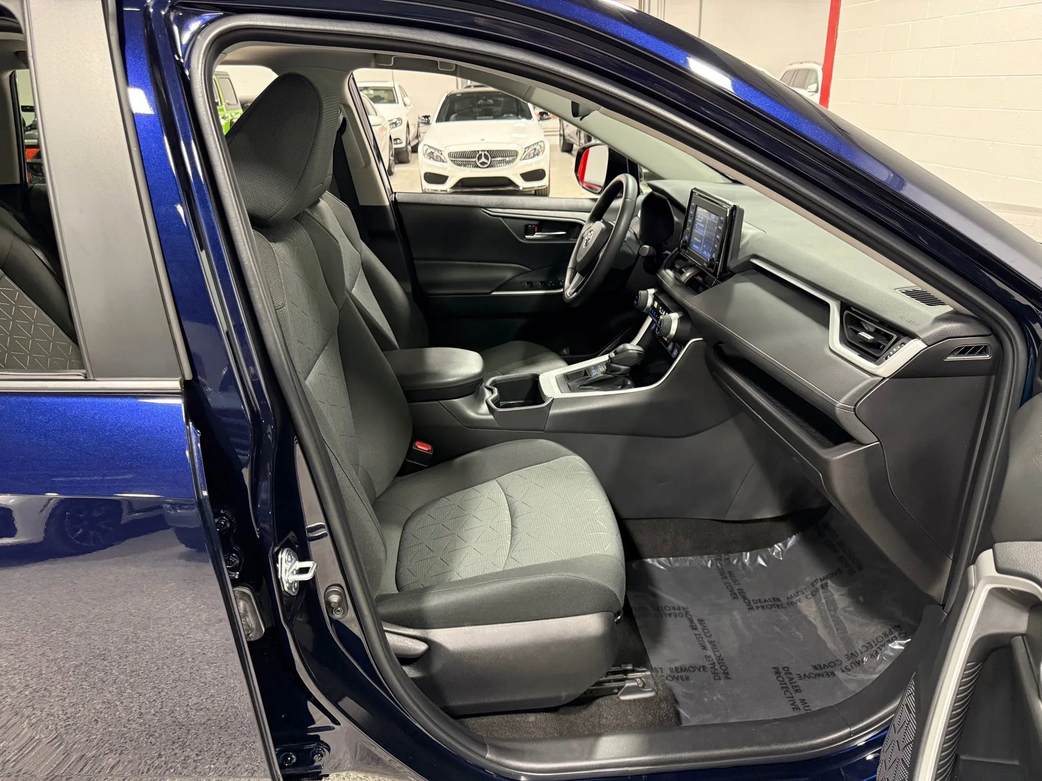 Used 2022 Toyota RAV4 XLE w/ Convenience Package image 46