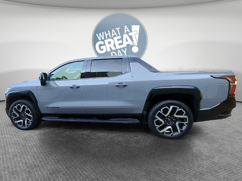 Certified 2025 Chevrolet Silverado EV RST AWD/4WD image 8