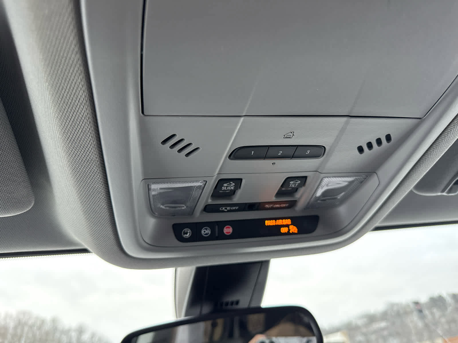 Used 2022 GMC Acadia AT4 w/ Technology Package image 21