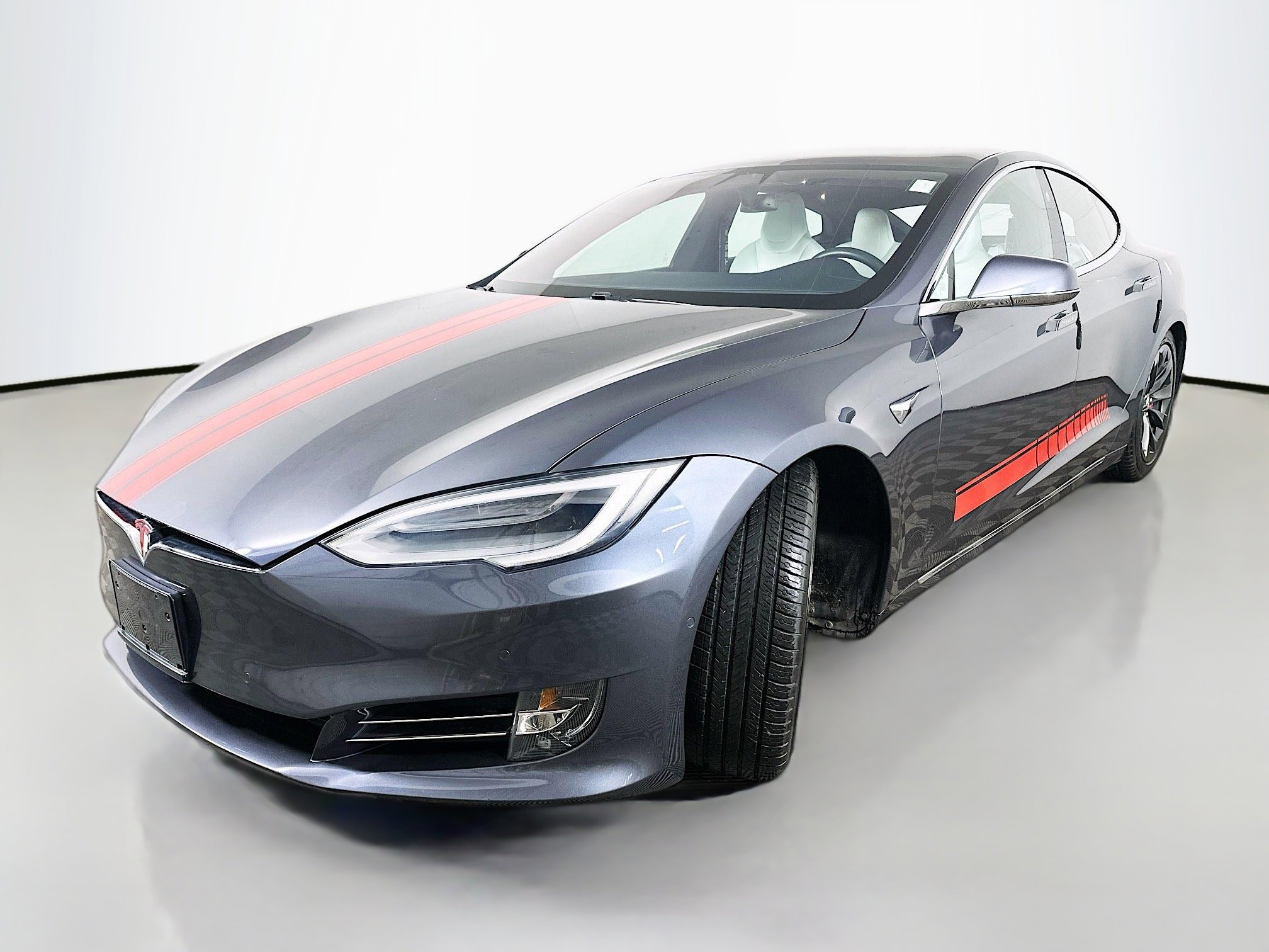 Used 2019 Tesla Model S Performance image 3