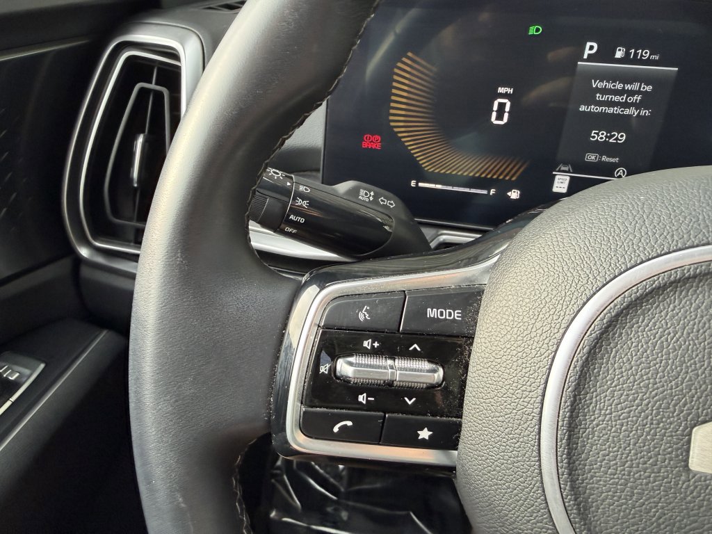 Used 2024 Kia Sorento S w/ Panoramic Sunroof Package image 30