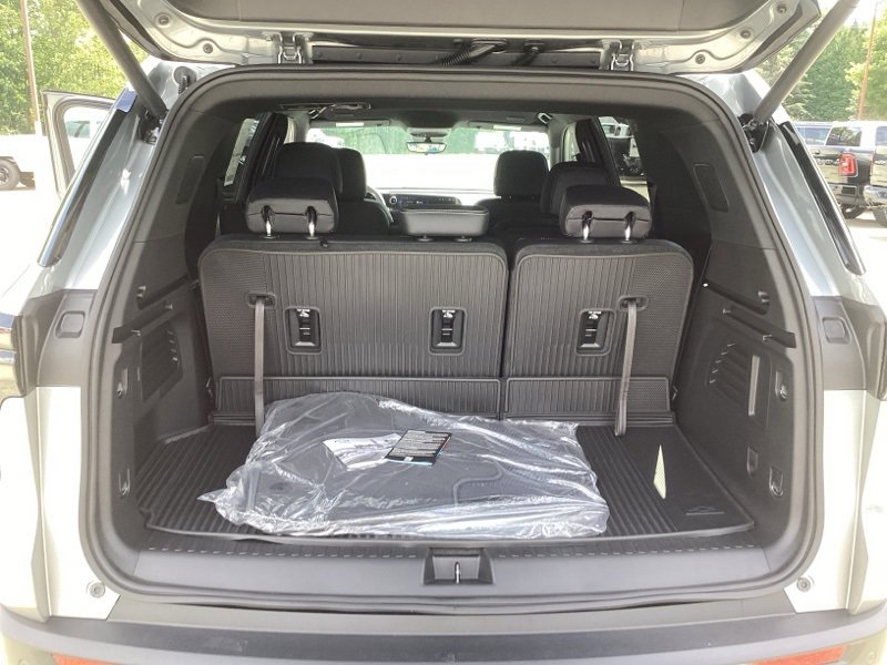 New 2026 Chevrolet Traverse LT w/ Driver Confidence Package image 11