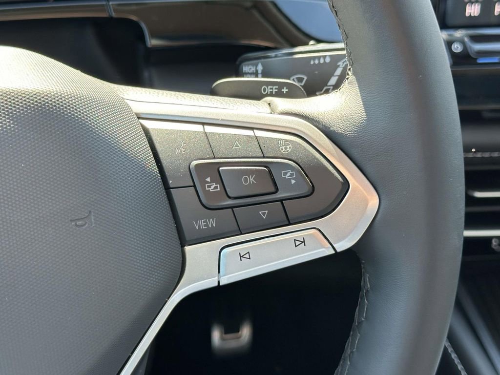 New 2025 Volkswagen Atlas SEL Premium R-Line image 21