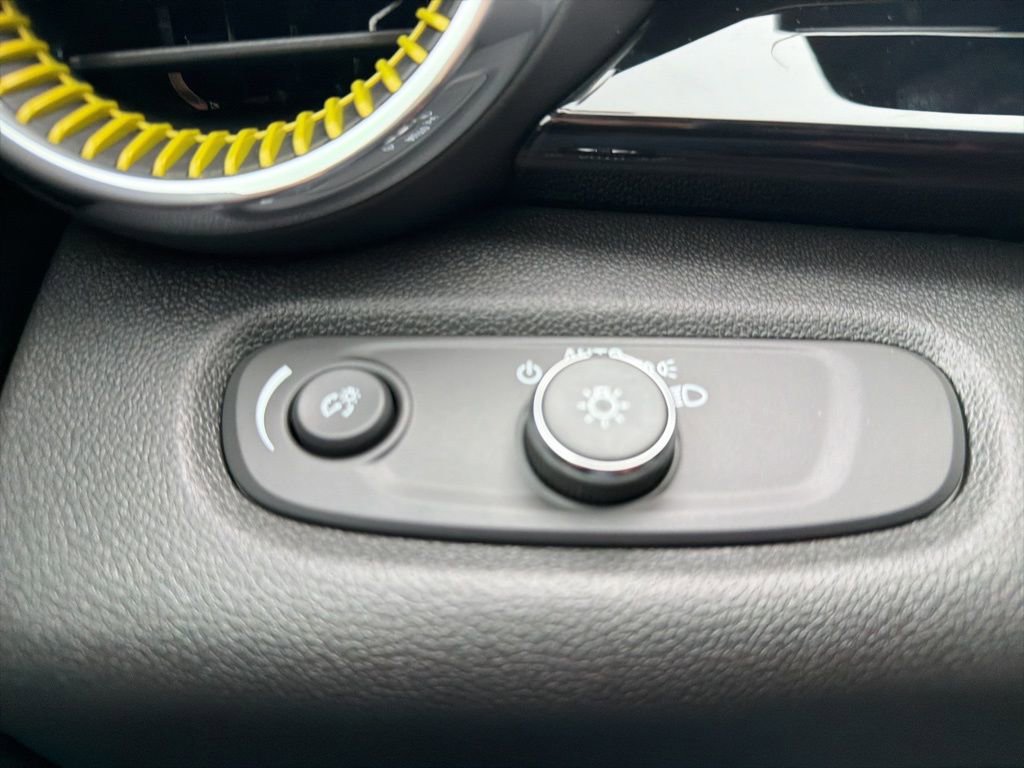 New 2026 Chevrolet Trax ACTIV w/ Driver Confidence Package image 20