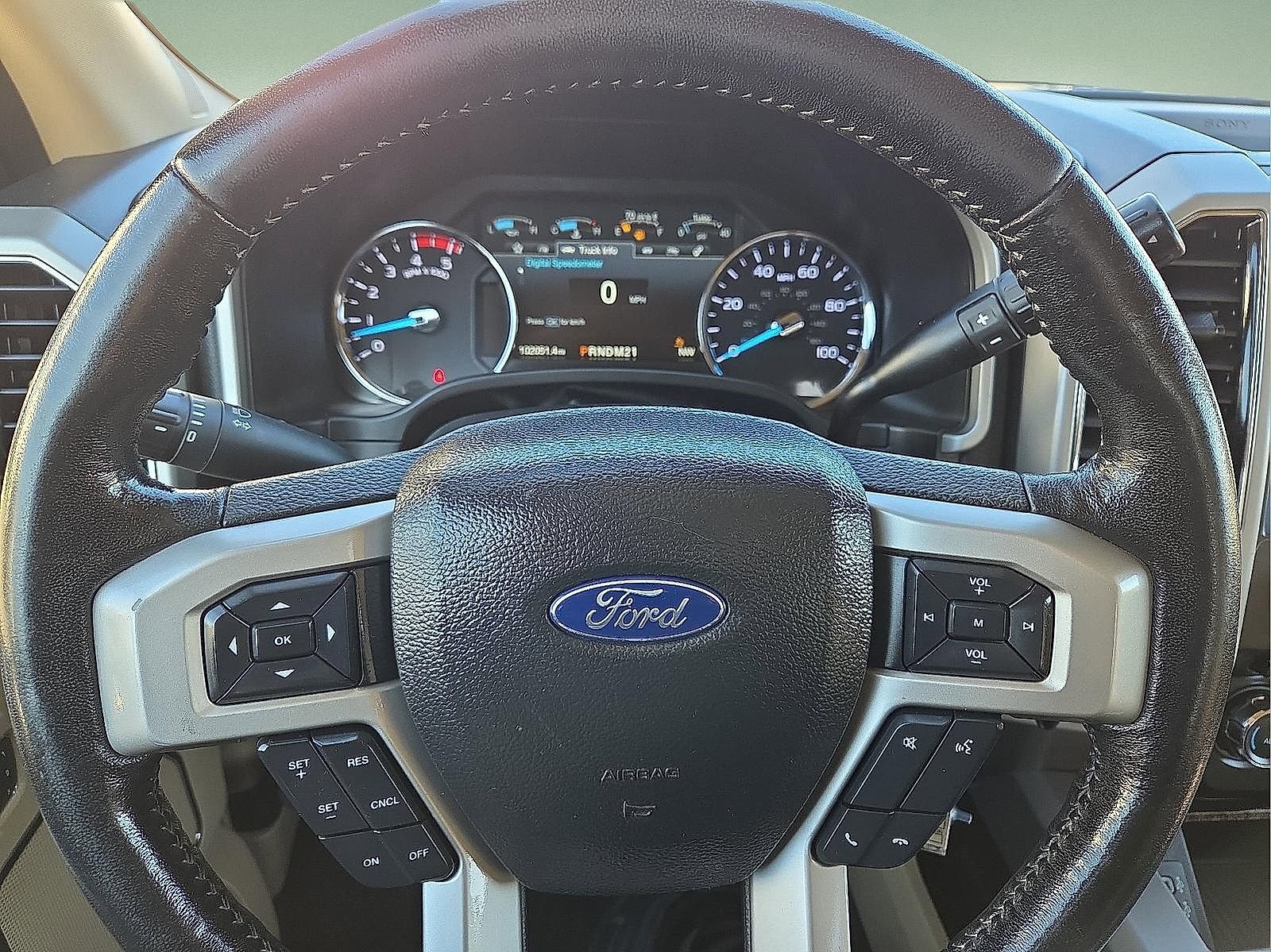 Used 2018 Ford F350 Lariat w/ Chrome Package image 24