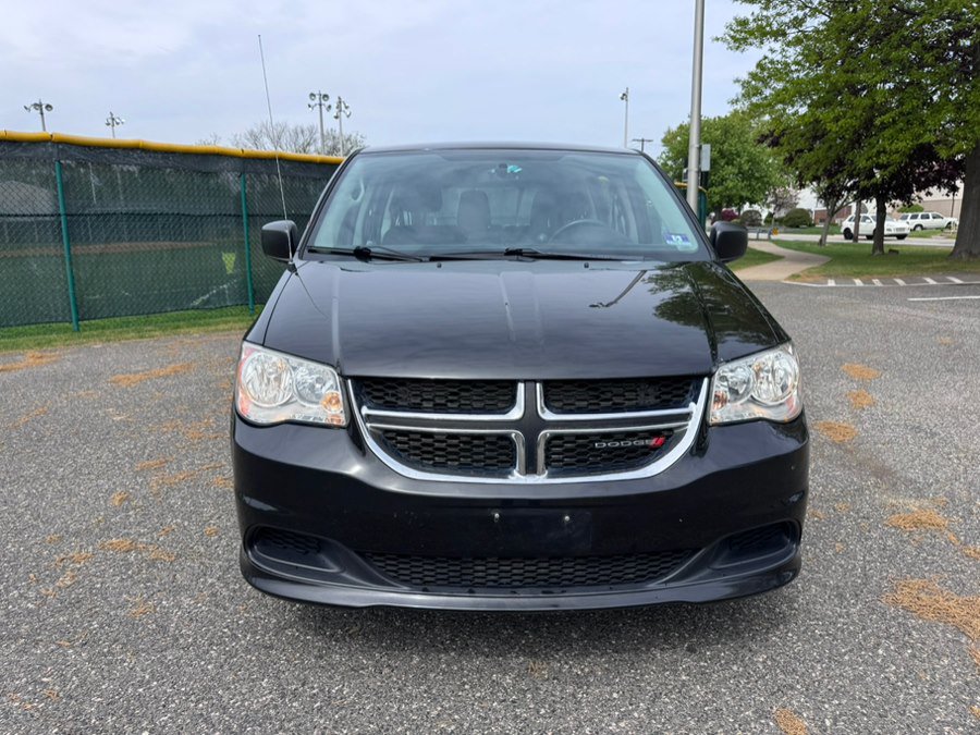 Used 2015 Dodge Grand Caravan American Value Package w/ UConnect Hands-Free Group FWD image 2