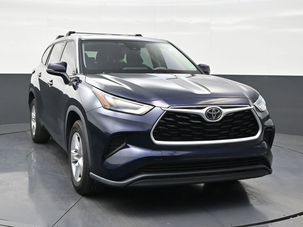 Used 2022 Toyota Highlander L FWD image 7