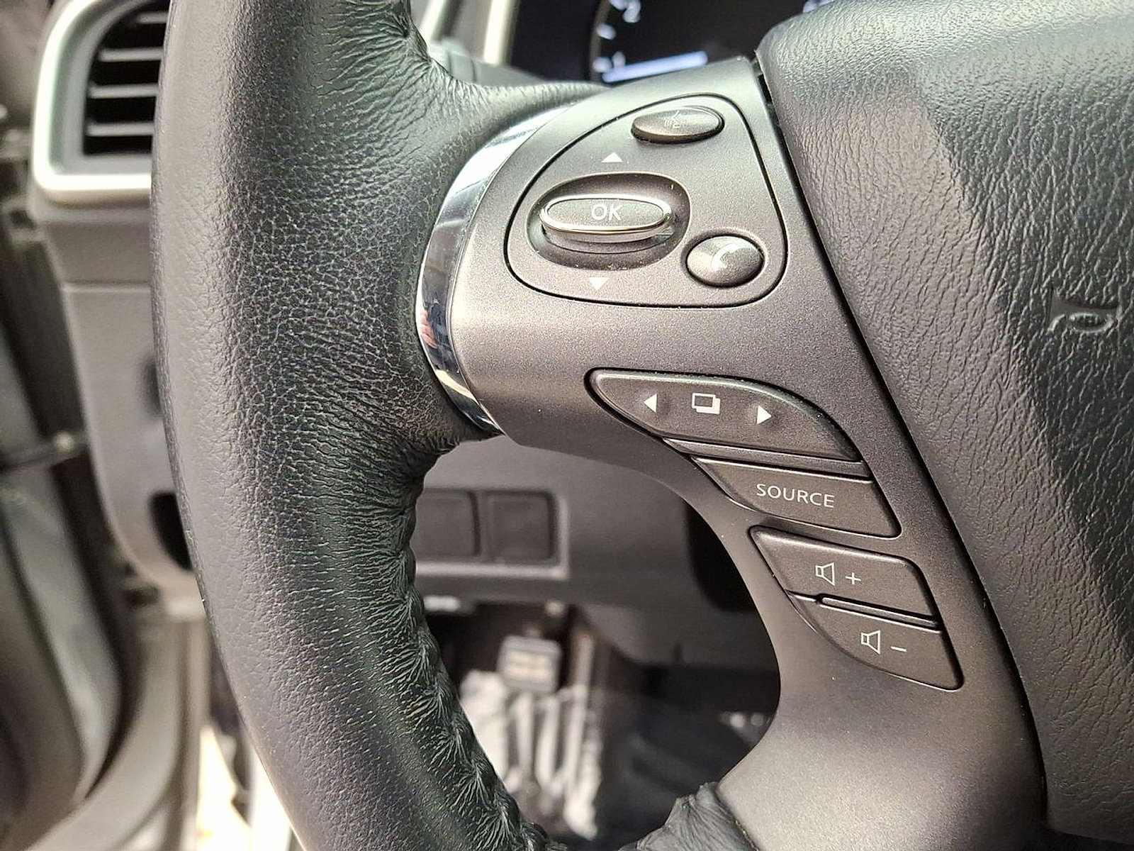 Used 2019 Nissan Murano SL image 17