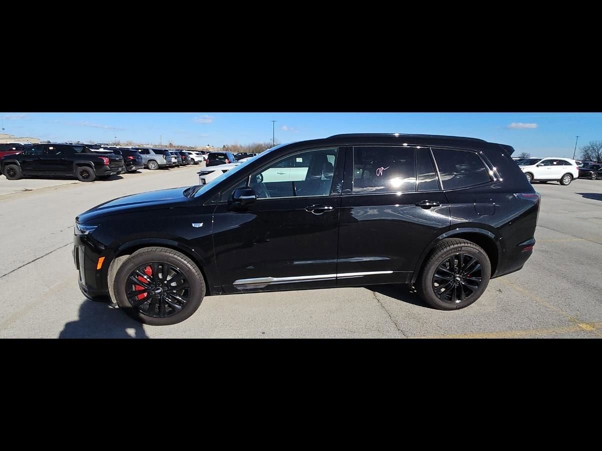 Certified 2025 Cadillac XT6 Sport w/ Platinum Package image 3