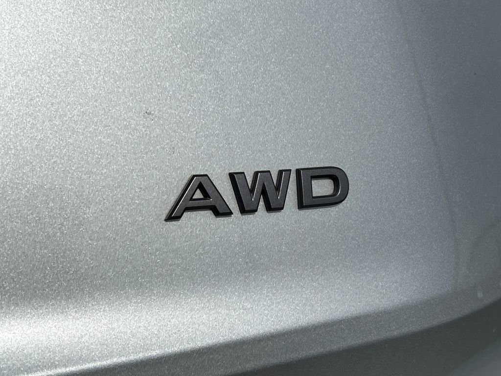 Used 2025 Nissan Rogue SV image 28