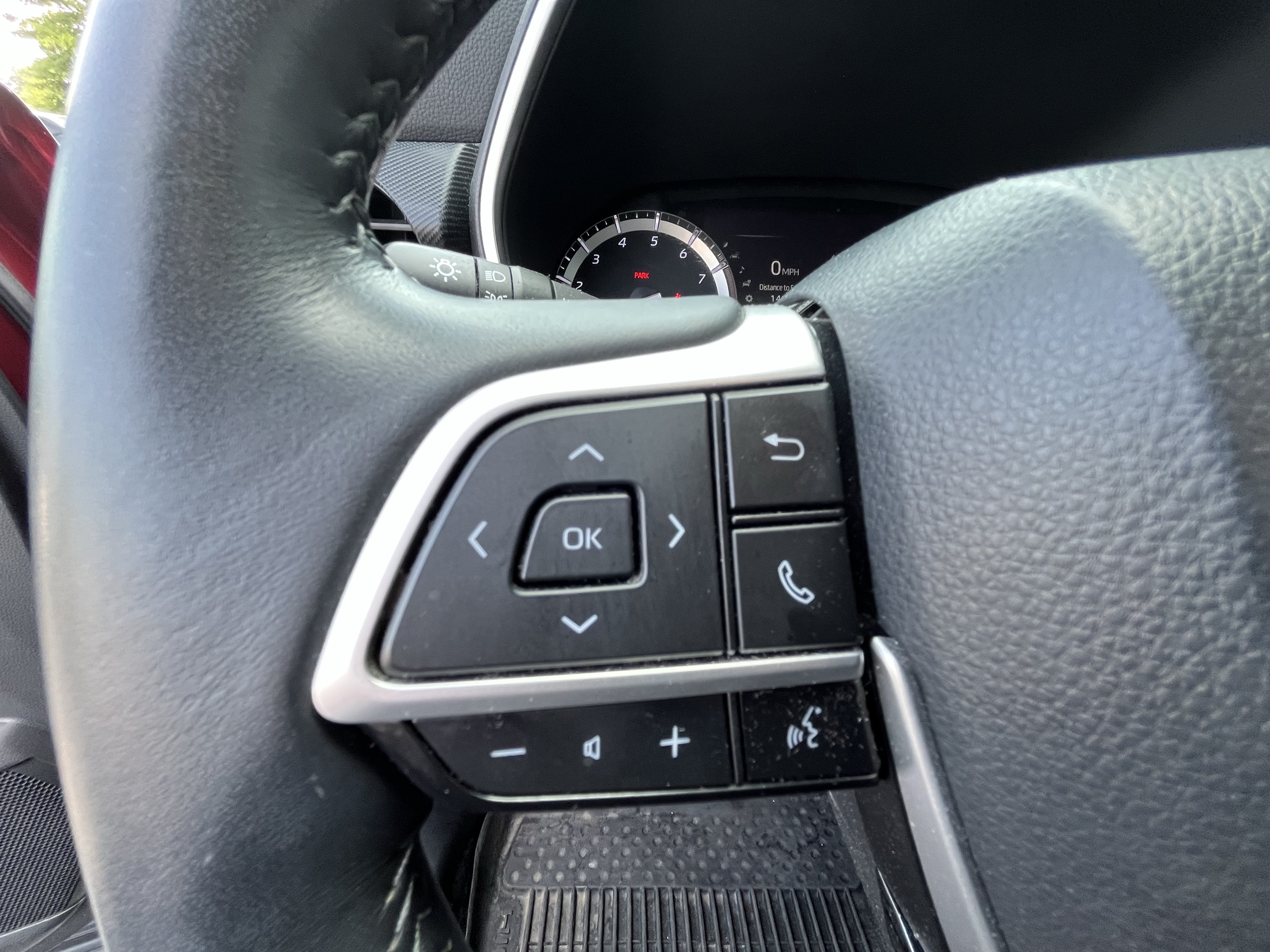 Used 2022 Toyota Highlander XSE FWD image 18