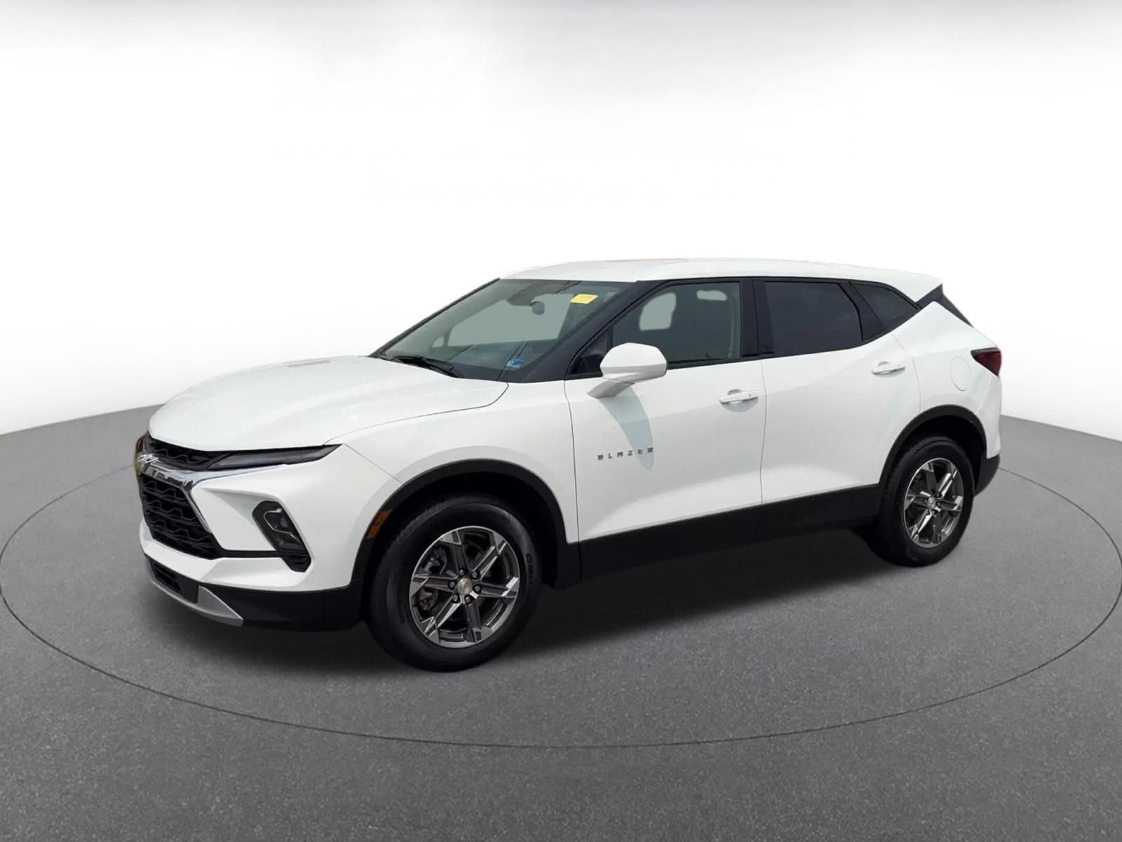 Used 2025 Chevrolet Blazer LT FWD image 7