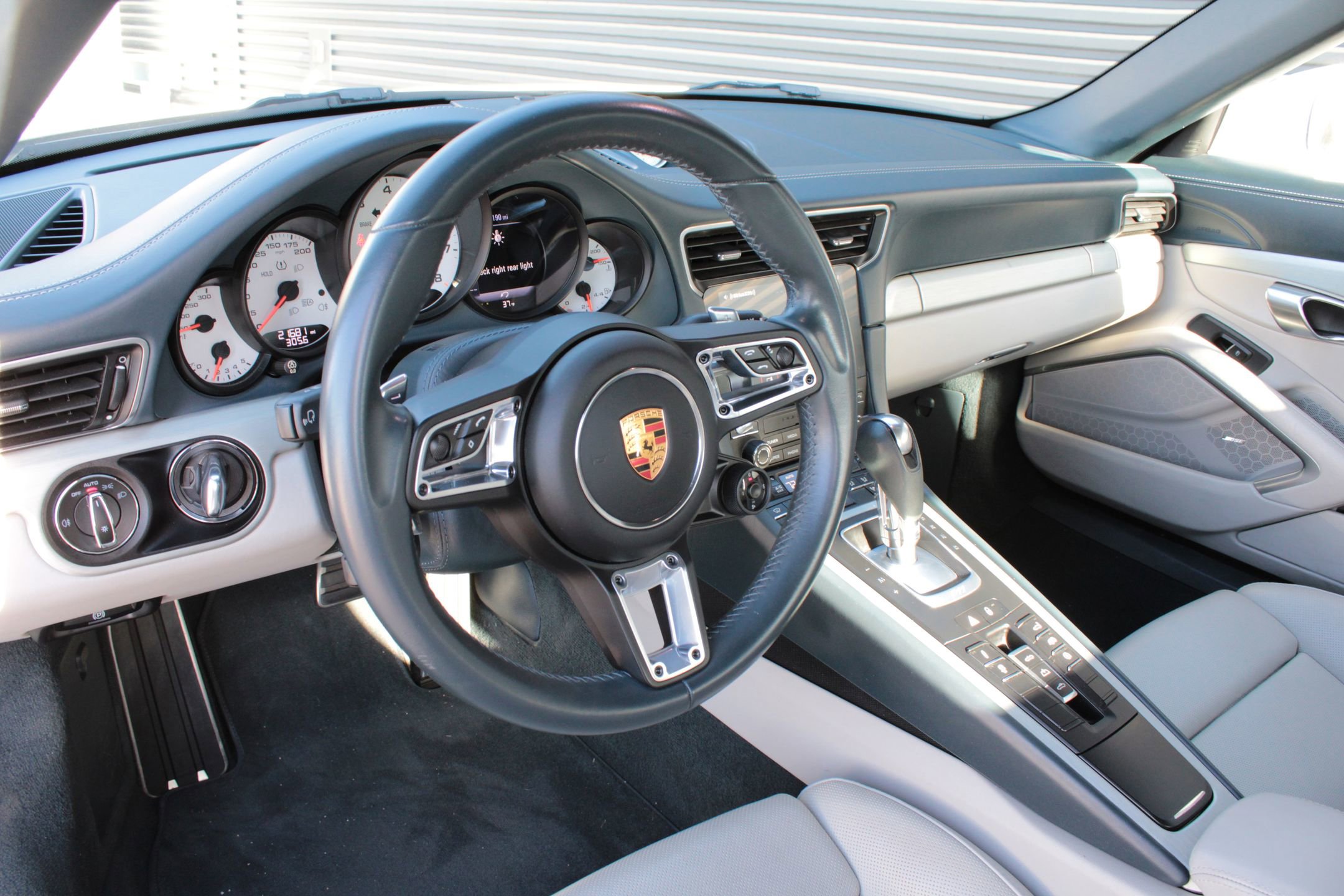 Used 2019 Porsche 911 Carrera 4S image 3