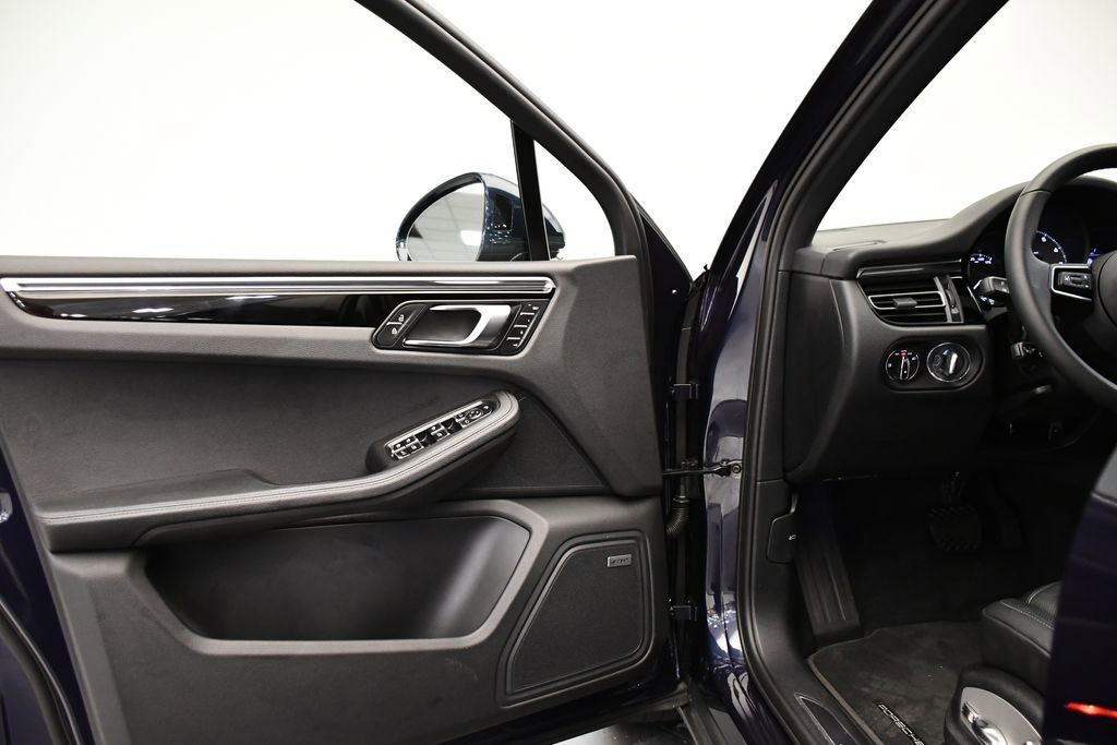 Used 2023 Porsche Macan S image 35