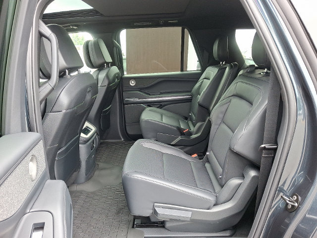 New 2025 Lincoln Navigator L Reserve w/ Jet Appearance Package AWD/4WD image 5