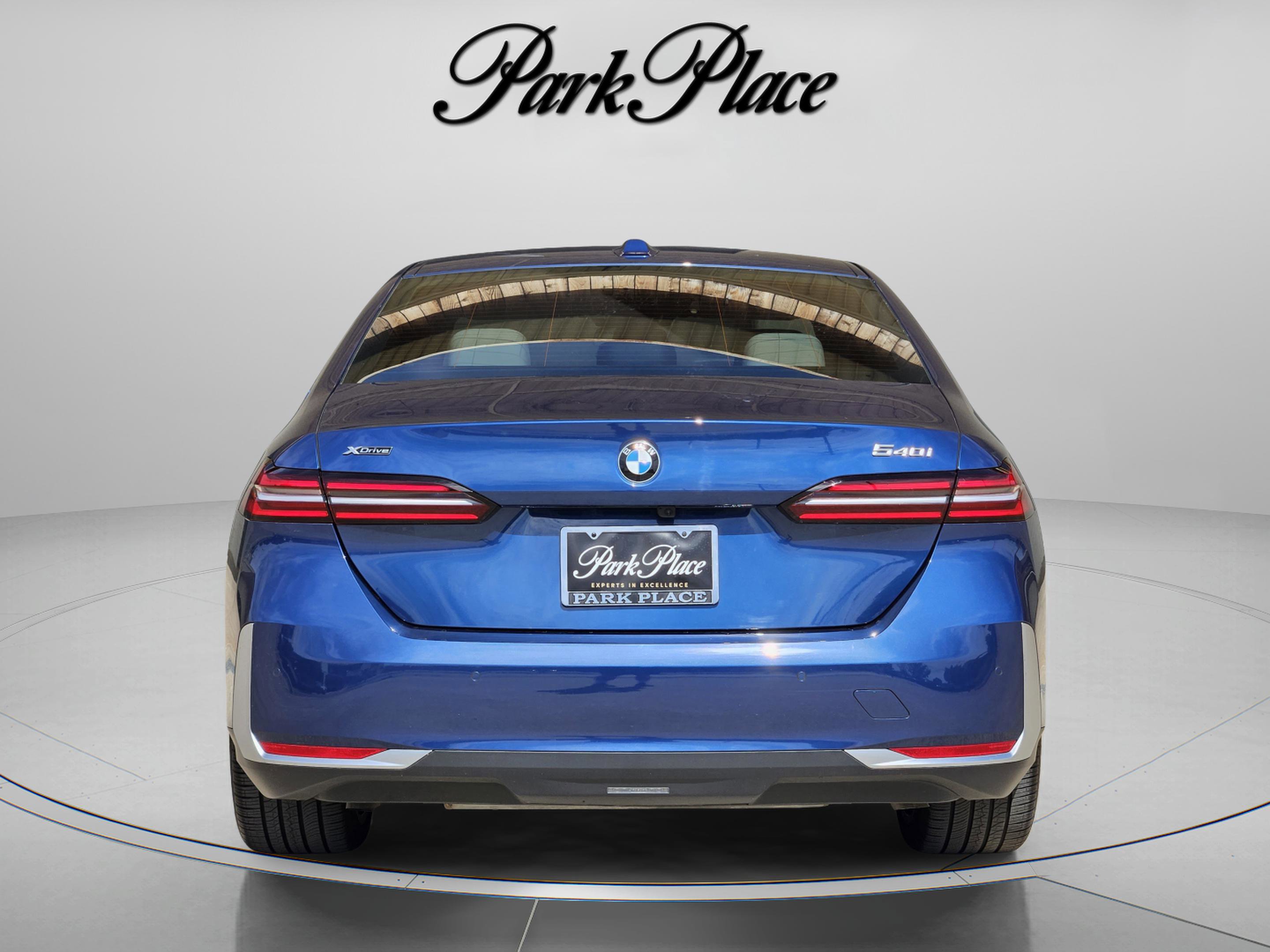 Used 2025 BMW 540i xDrive AWD/4WD image 4