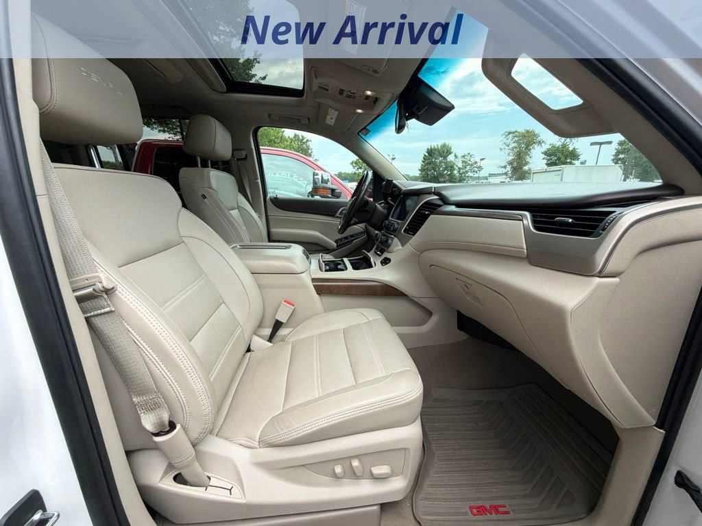 Used 2019 GMC Yukon XL Denali w/ Denali Ultimate Package AWD/4WD image 3