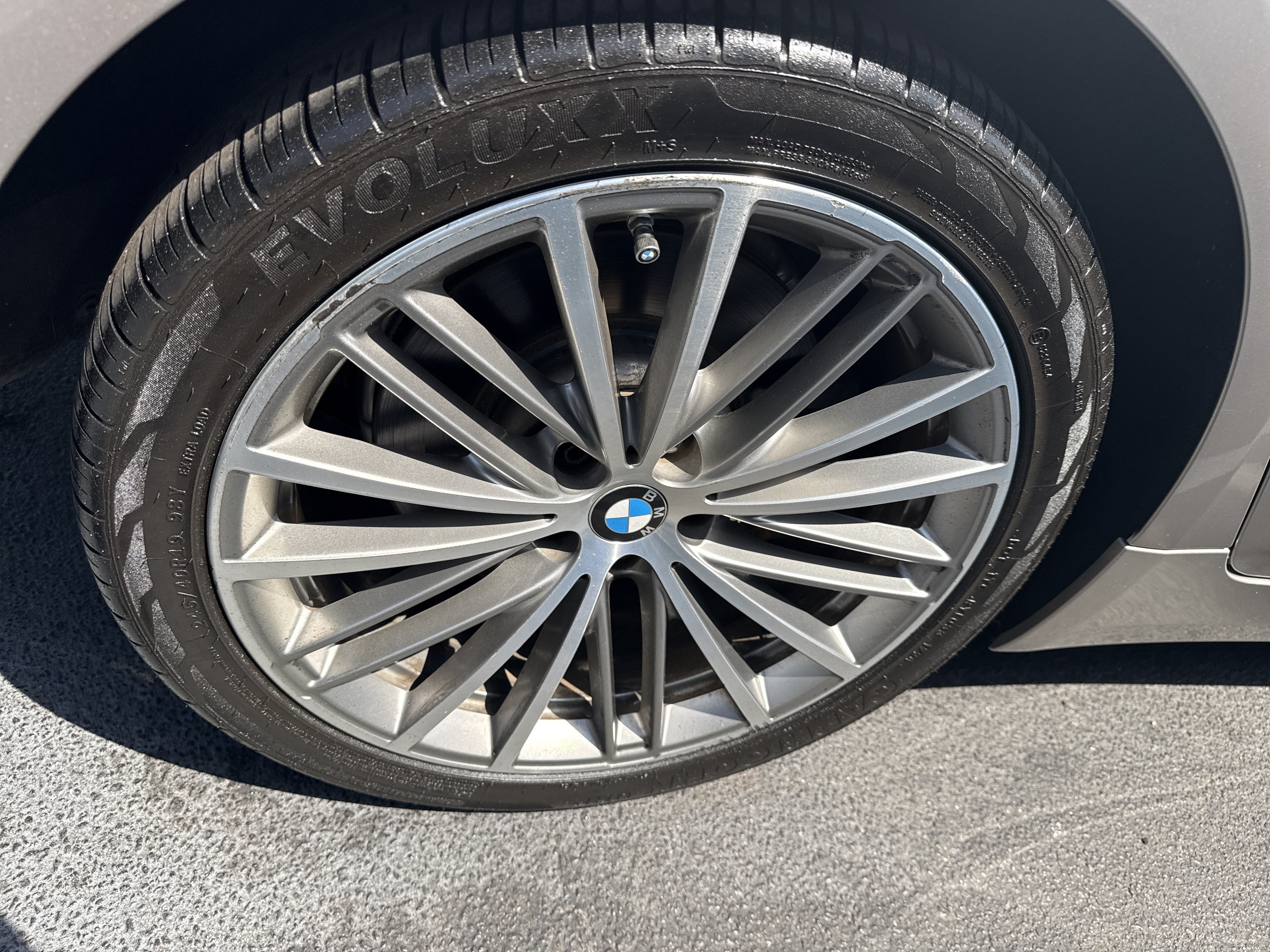 Used 2017 BMW 540i RWD image 11