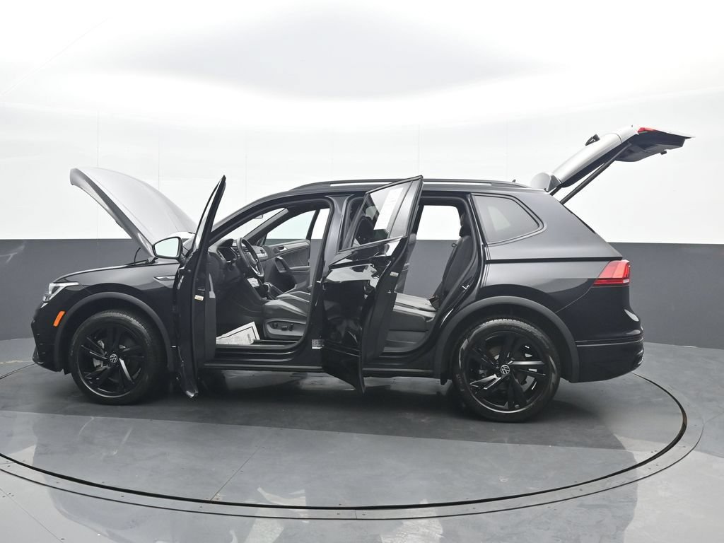 Used 2024 Volkswagen Tiguan SE R-Line AWD/4WD image 37