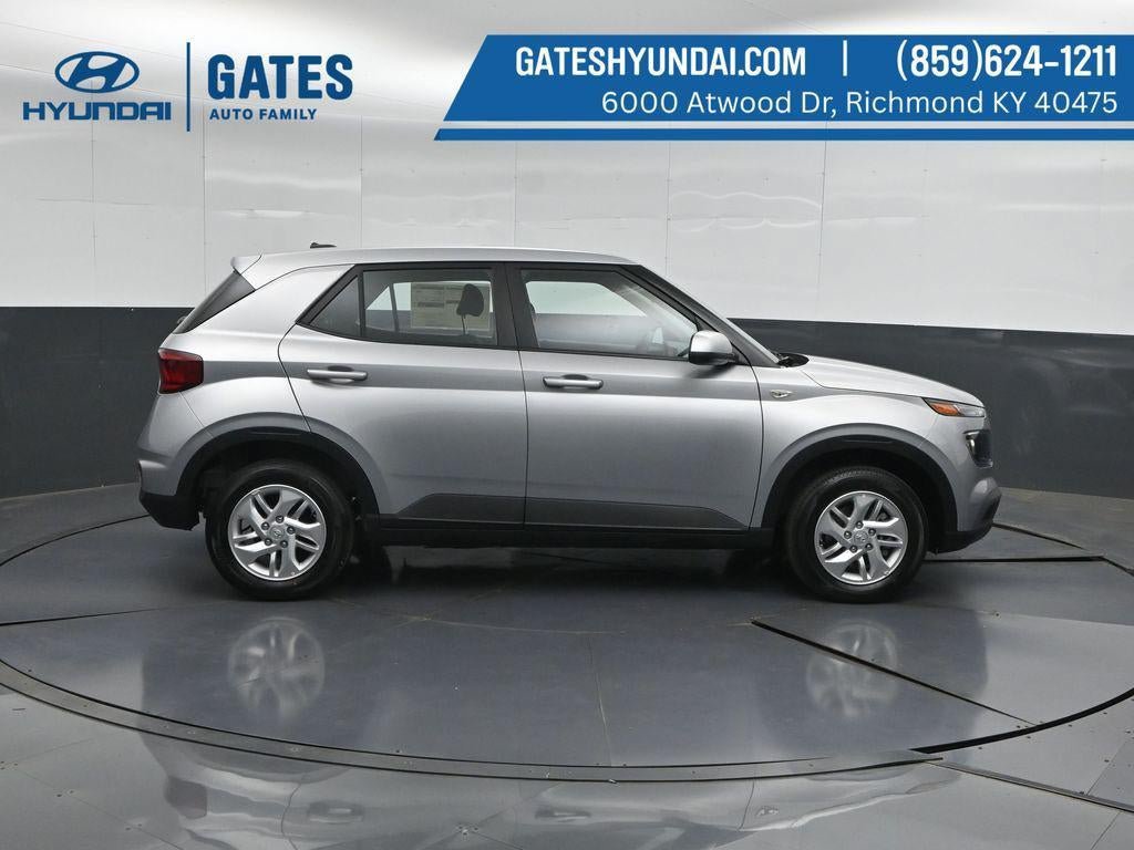 New 2026 Hyundai Venue SE FWD image 3
