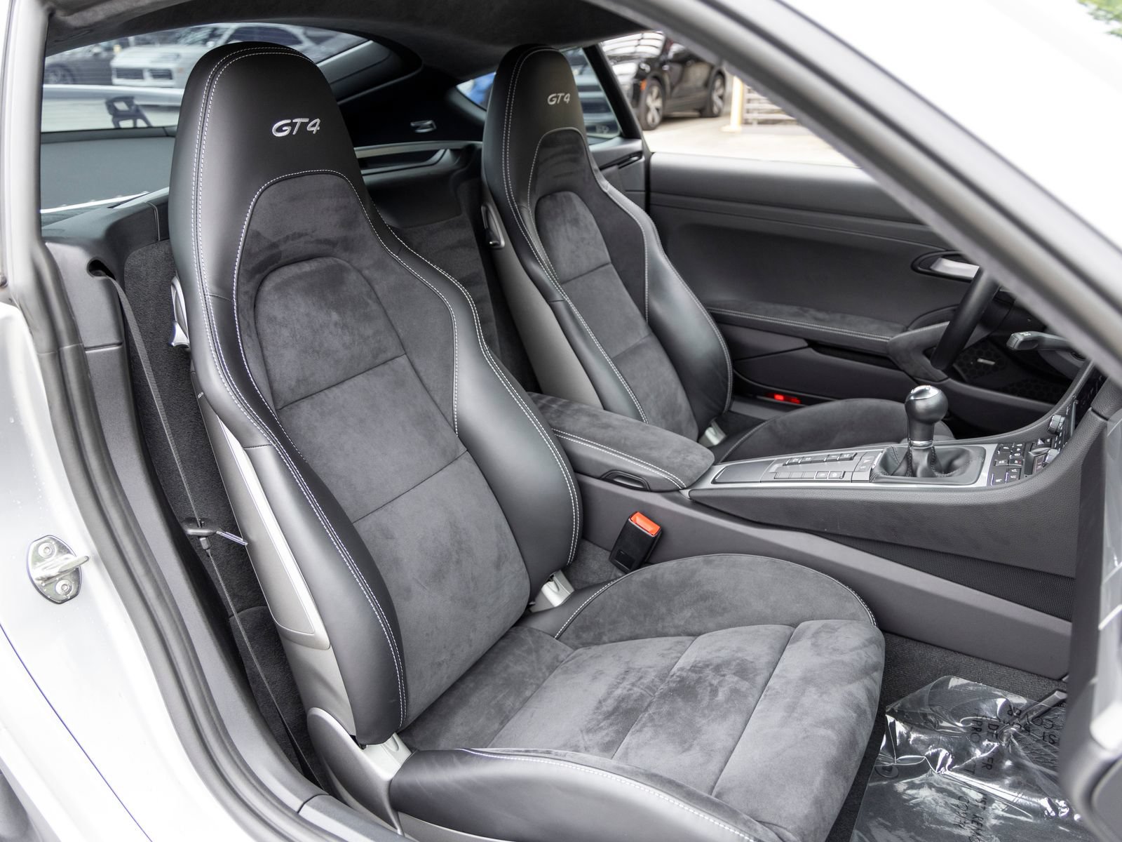 Certified 2020 Porsche 718 Cayman GT4 RWD image 59