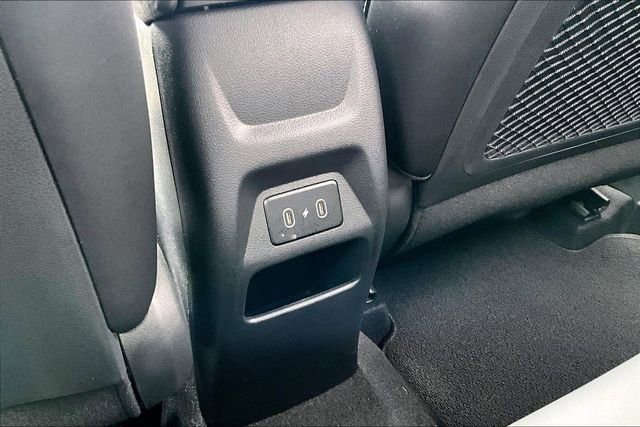 Used 2024 Hyundai Venue Limited FWD image 10