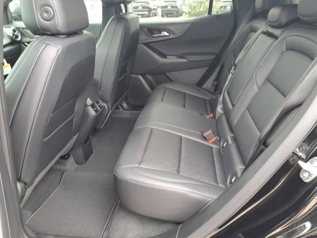 New 2026 Chevrolet Equinox LT w/ Convenience Package II FWD image 17