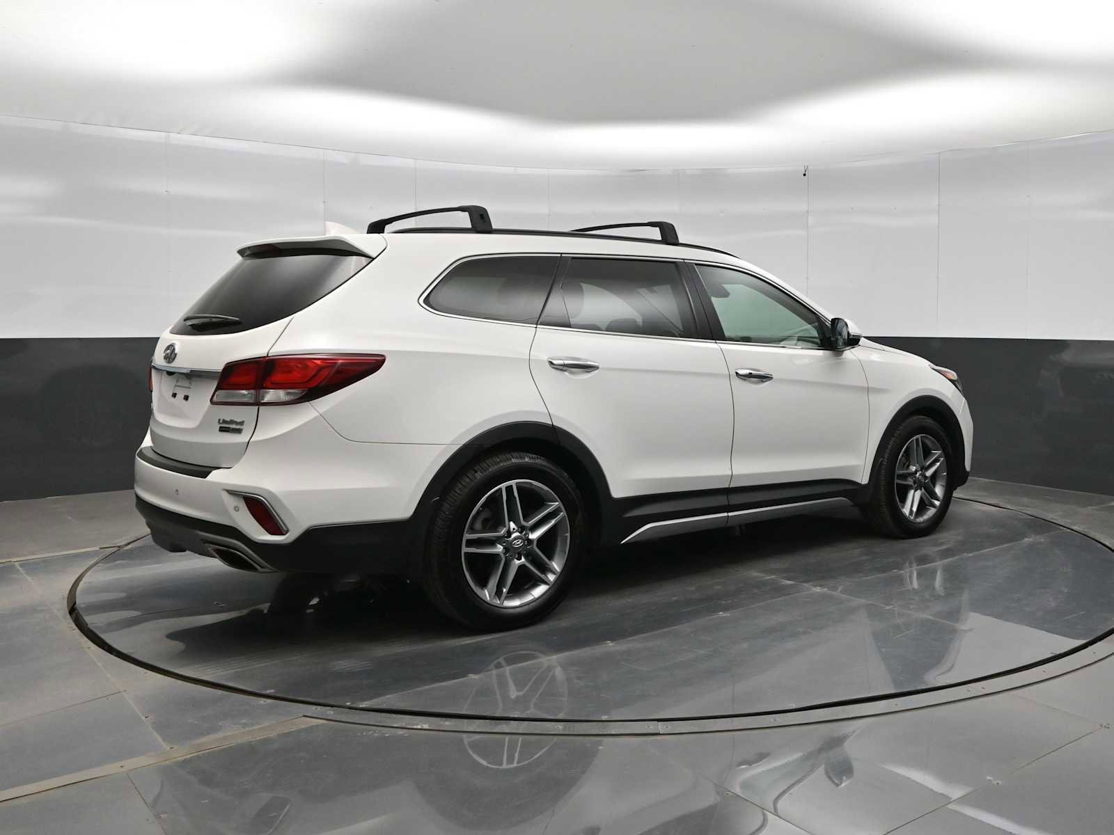 Used 2017 Hyundai Santa Fe Limited AWD/4WD image 8