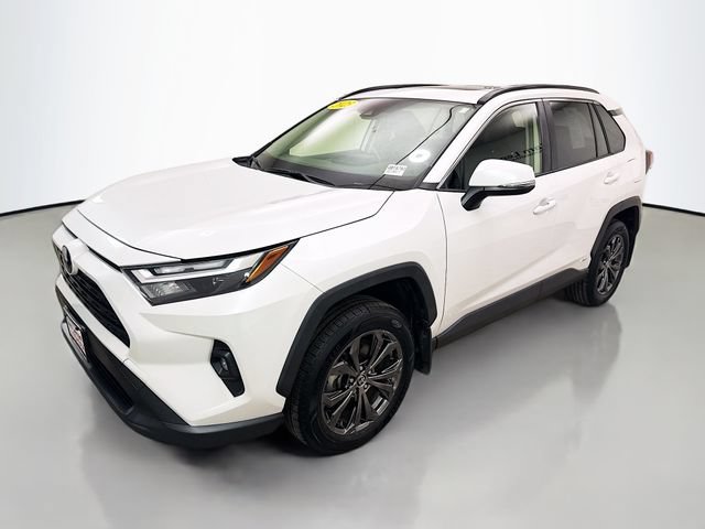 Used 2023 Toyota RAV4 XLE Premium AWD/4WD image 3