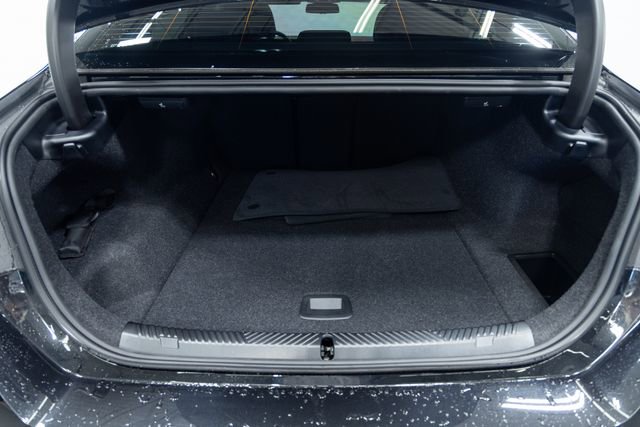 Used 2026 BMW i5 eDrive40 w/ M Sport Package image 9