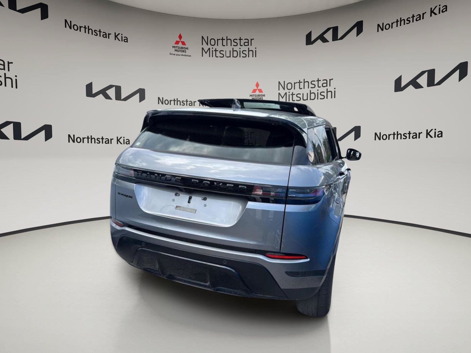 Used 2024 Land Rover Range Rover Evoque S AWD/4WD image 5