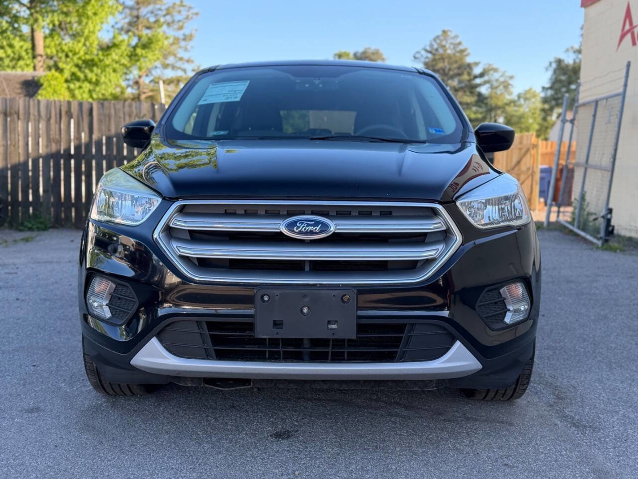 Used 2017 Ford Escape SE AWD/4WD image 2