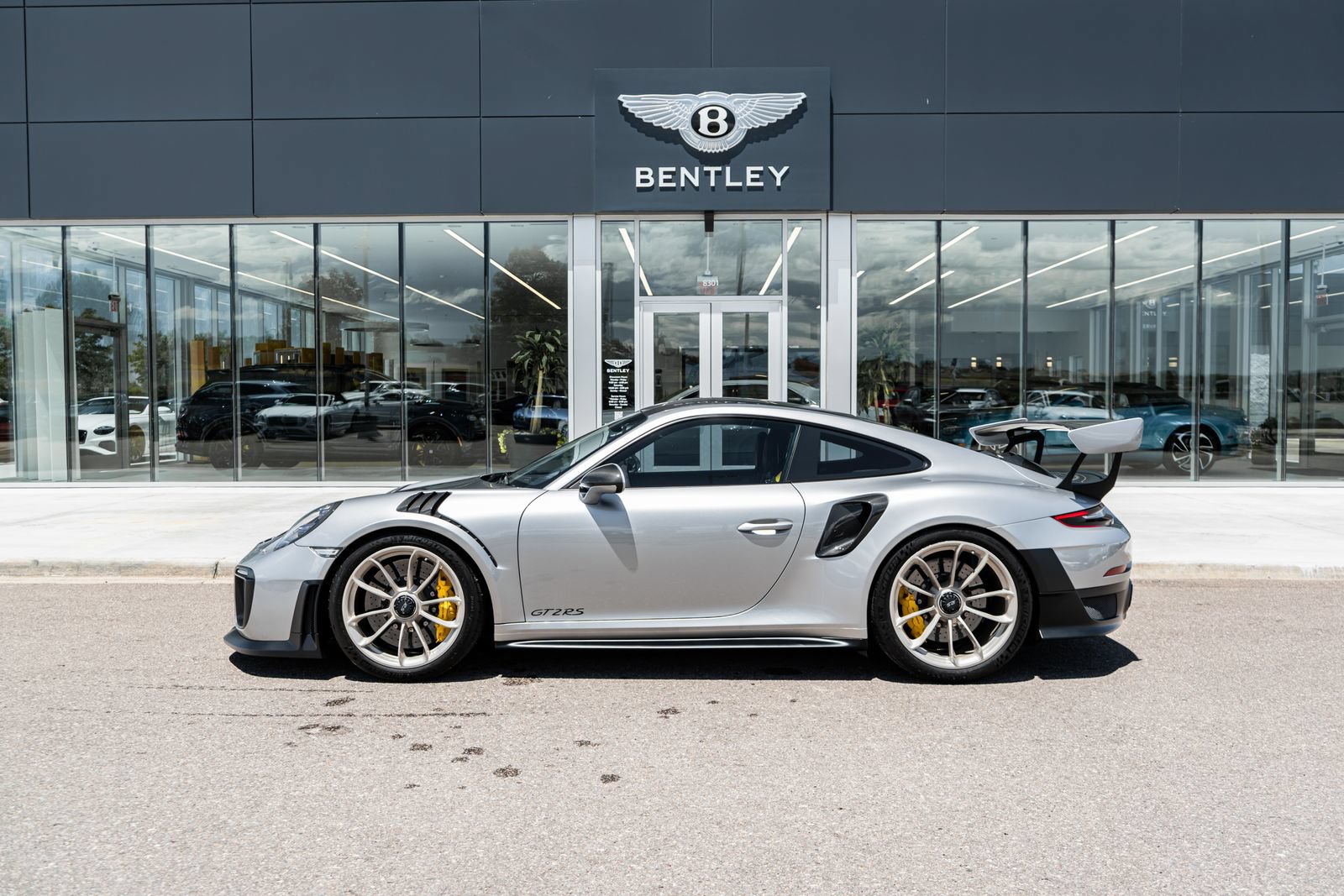 Used 2019 Porsche 911 GT2 RS RWD image 5