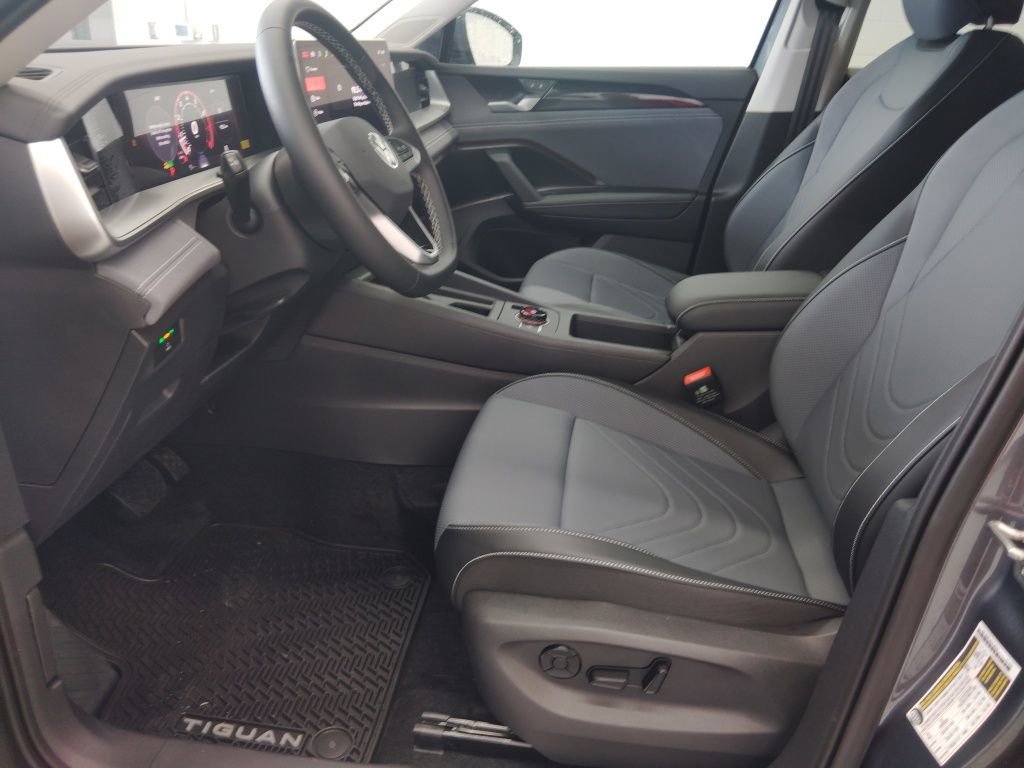 New 2026 Volkswagen Tiguan SE AWD/4WD image 12