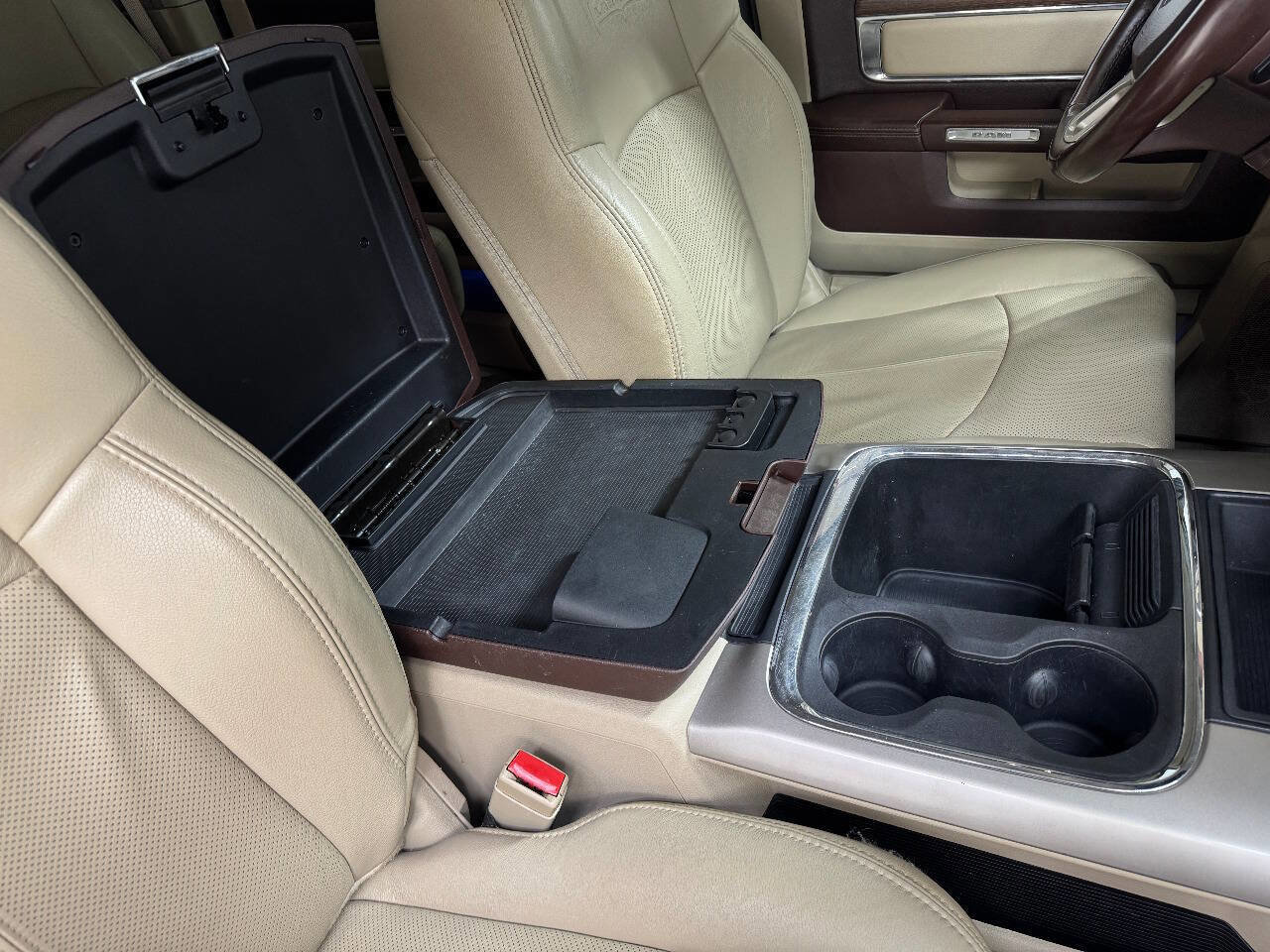 Used 2018 RAM 2500 Laramie AWD/4WD image 35