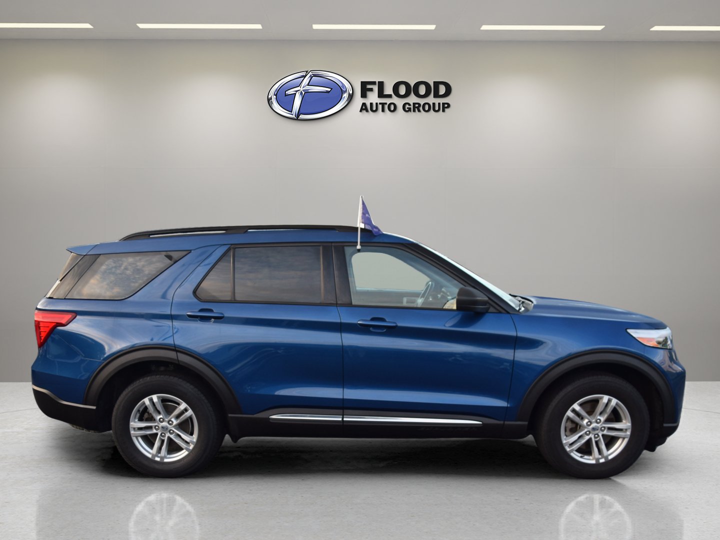 Used 2020 Ford Explorer XLT AWD/4WD image 3