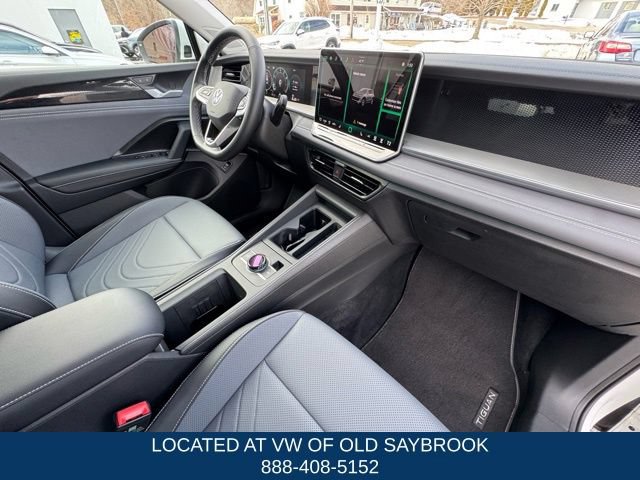 Certified 2025 Volkswagen Tiguan SE AWD/4WD image 26