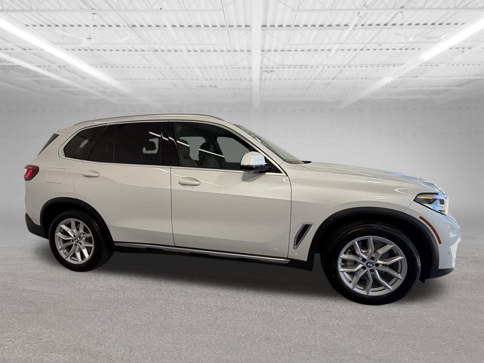 Used 2023 BMW X5 xDrive40i w/ Premium Package AWD/4WD image 7