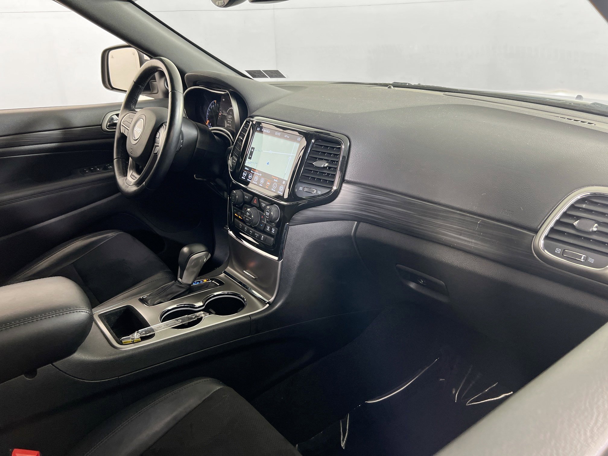 Used 2022 Jeep Grand Cherokee Laredo X image 28