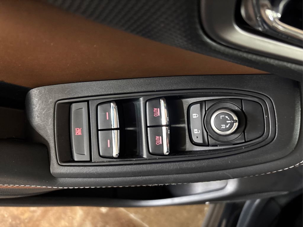 Used 2024 Subaru Forester Touring AWD/4WD image 38