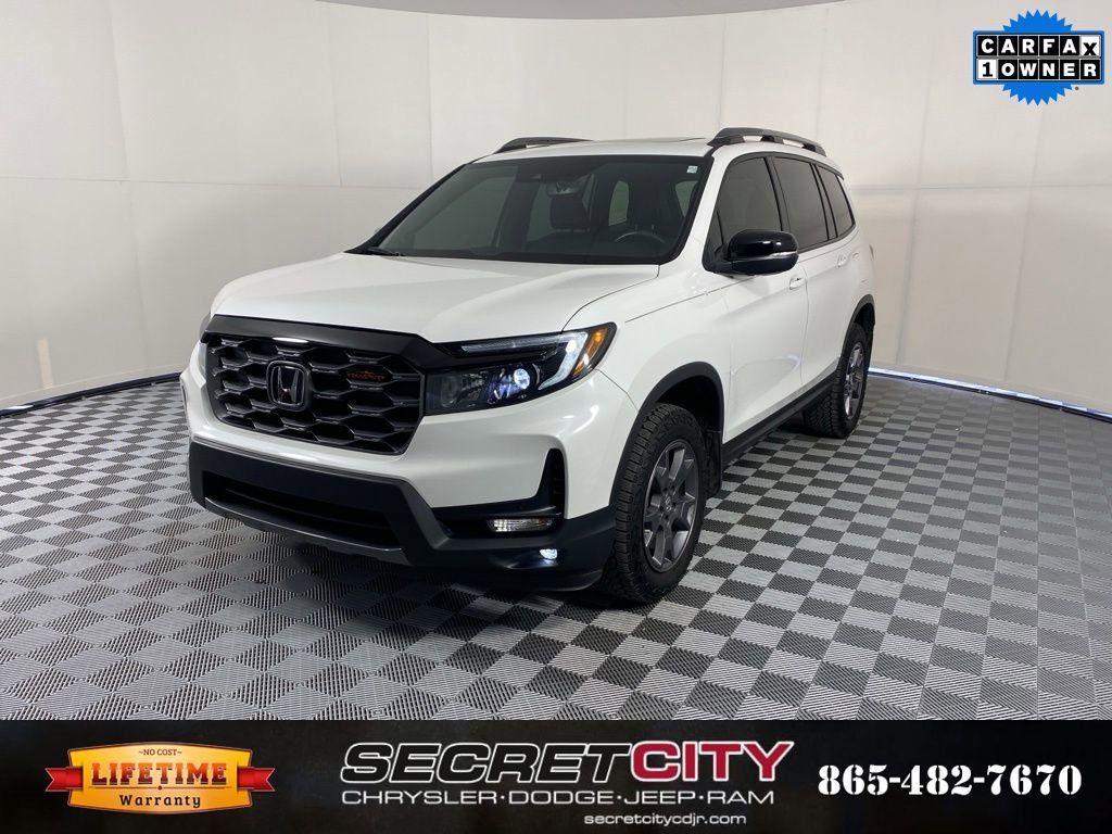 Used 2024 Honda Passport TrailSport image 3