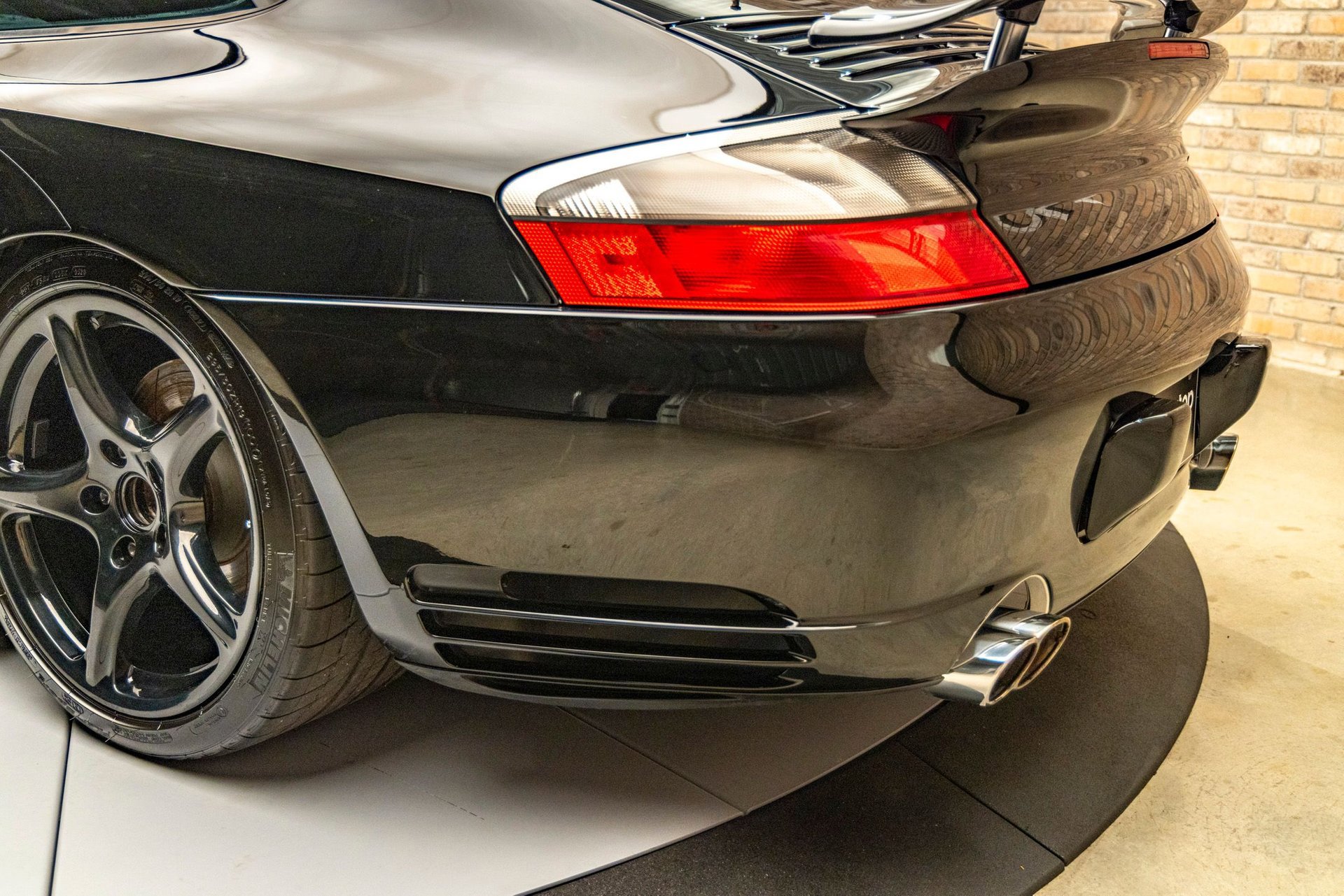Used 2003 Porsche 911 Turbo image 30