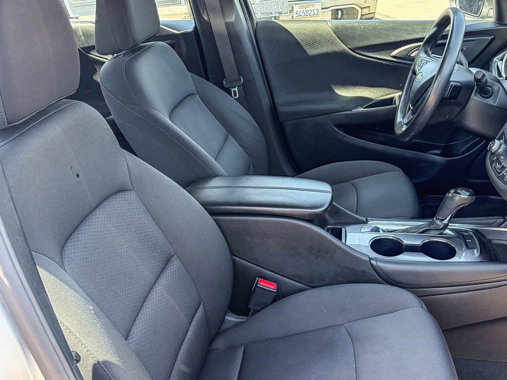 Used 2018 Chevrolet Malibu LT image 37