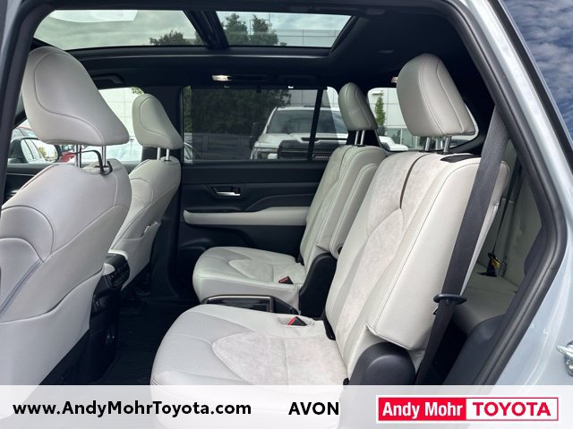 Used 2026 Toyota Grand Highlander AWD Hybrid image 16