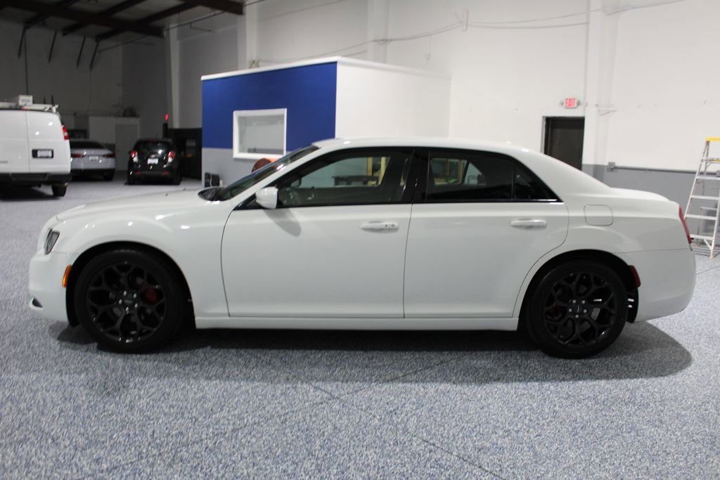 Used 2019 Chrysler 300 S image 5