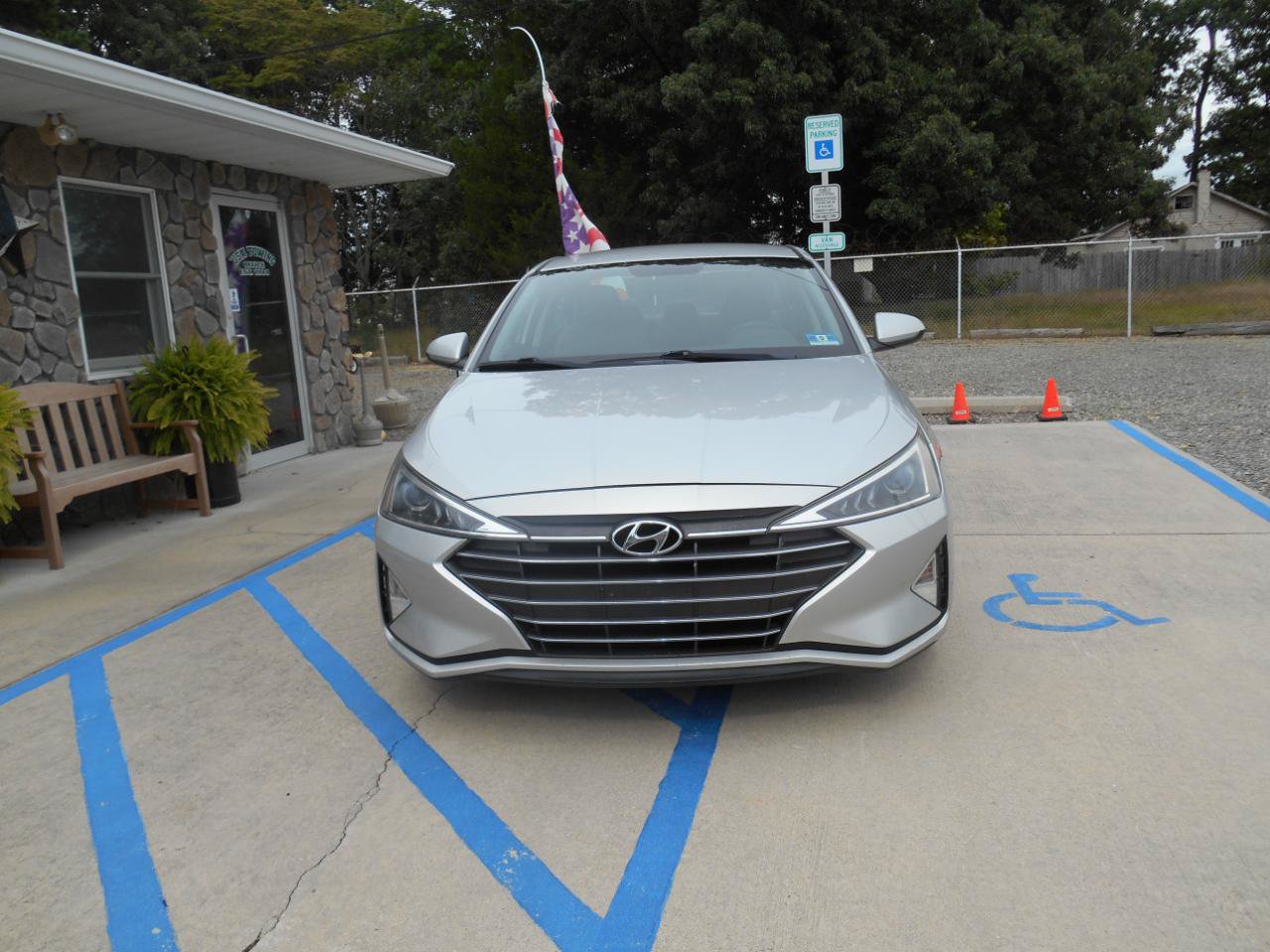 Used 2019 Hyundai Elantra SE FWD image 13