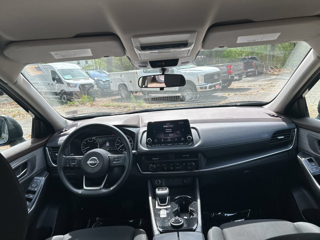 Used 2023 Nissan Rogue S AWD/4WD image 26