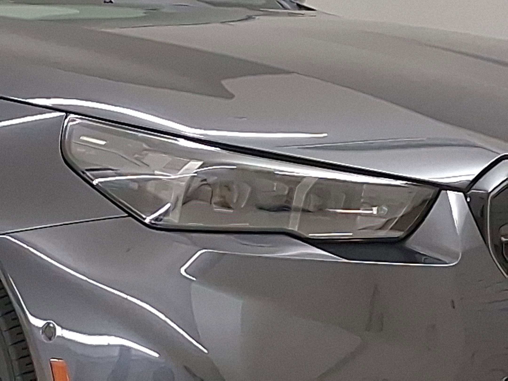 Used 2025 BMW M5 w/ Carbon Package image 9