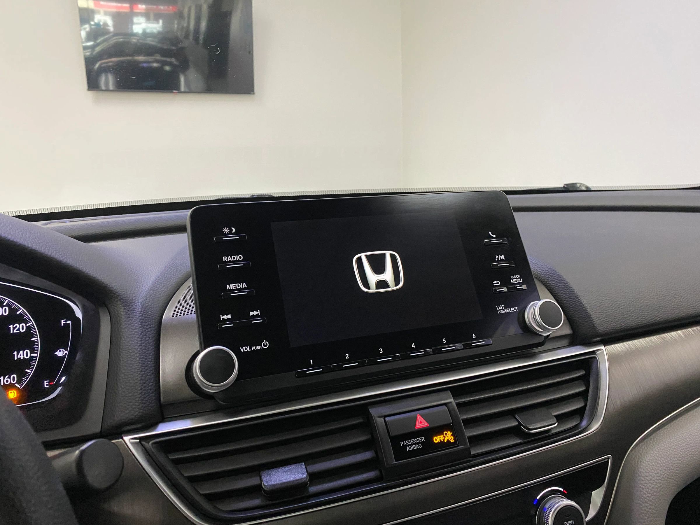 Used 2018 Honda Accord LX image 24